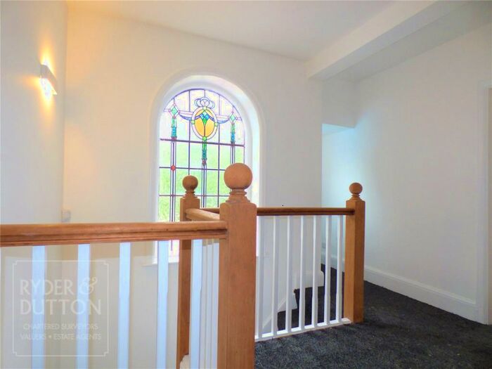 4 Bedroom Semi-Detached House To Rent In Thornham New Road, Castleton, Rochdale, OL11