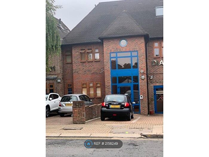 2 Bedroom Flat To Rent In Finchley Road, London, NW11