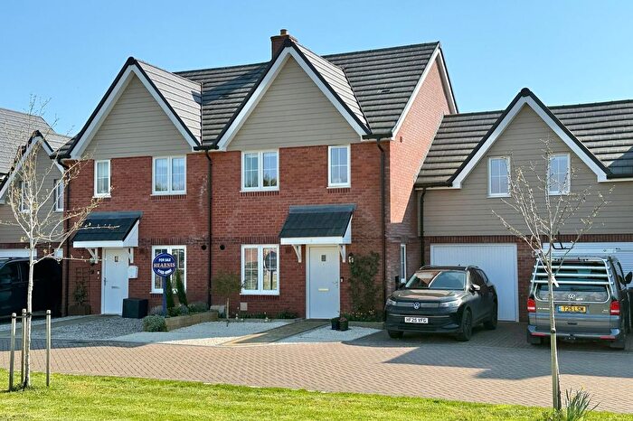 4 Bedroom Semi-detached House For Sale In Caspars Way, Fordingbridge, SP6