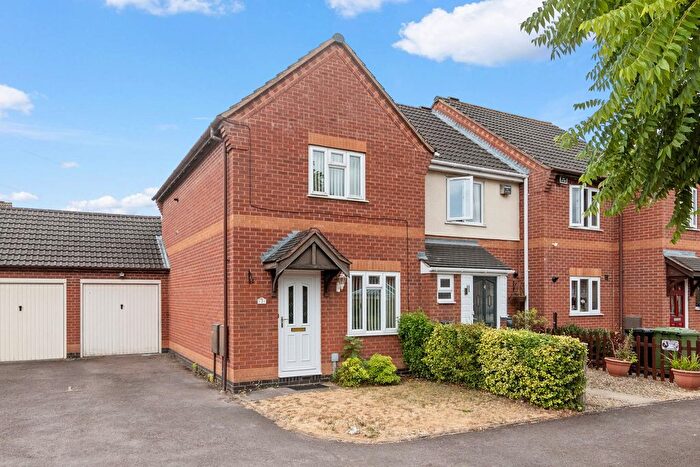 2 Bedroom Semi-Detached House For Sale In Stroma Avenue, St. Peter's, Worcester., WR5