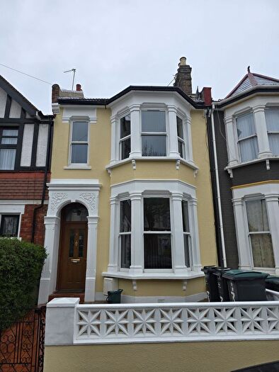 5 Bedroom Terraced House To Rent In Linden Road, London, N15