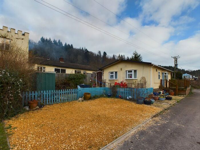 2 Bedroom Park Home For Sale In Bishopswood, Ross-On-Wye, HR9
