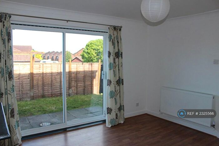 1 Bedroom End Of Terrace House To Rent In Bramber Court, Slough, SL1