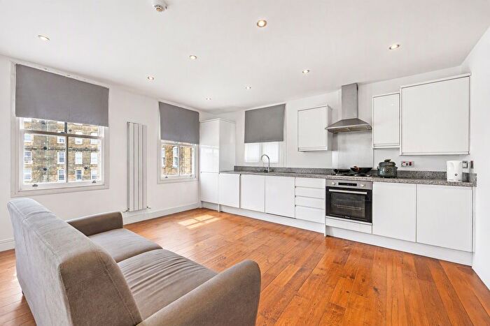 1 Bedroom End Of Terrace House For Sale In Benyamin House, Greenwich High Road, SE10