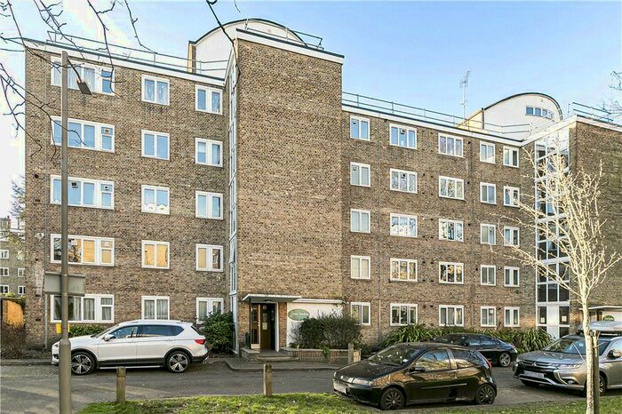 3 Bedroom Flat To Rent In Innes Gardens, Putney, SW15