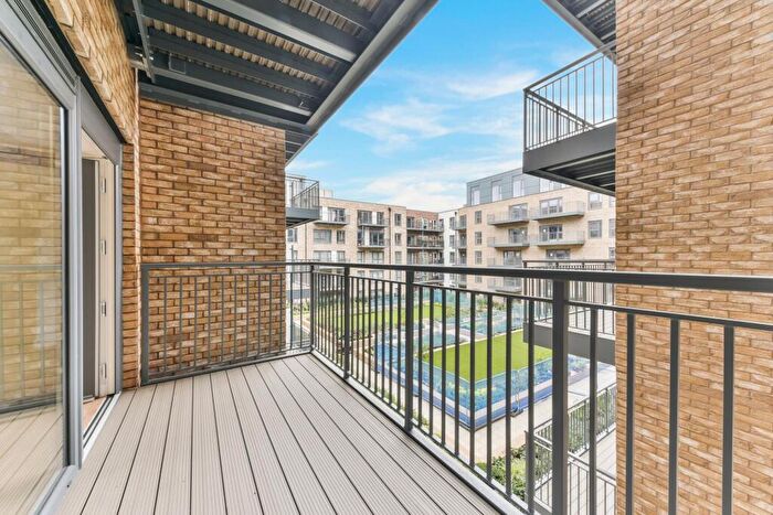 Apartment To Rent In Fairbank House, Beaufort Square, London, NW9