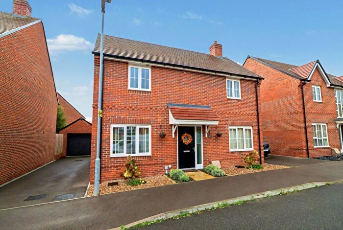 3 Bedroom Detached House For Sale In Troon Road, Botley, SO32