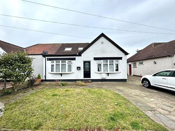 4 Bedroom Semi-Detached Bungalow To Rent In Dorcis Avenue, Bexleyheath, DA7