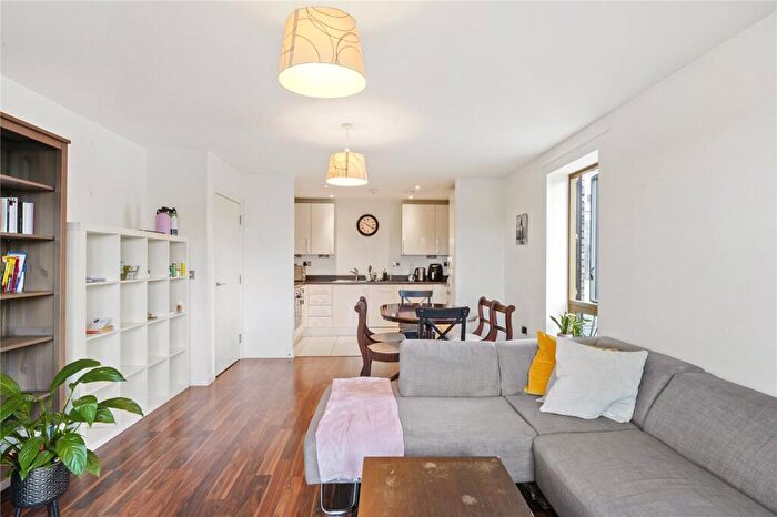 2 Bedroom Flat To Rent In Franklin House, Carlton Vale, NW6