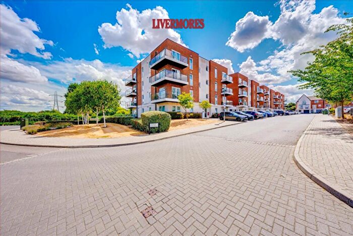 1 Bedroom Flat For Sale In Alcock Crescent, Crayford, Dartford, DA1