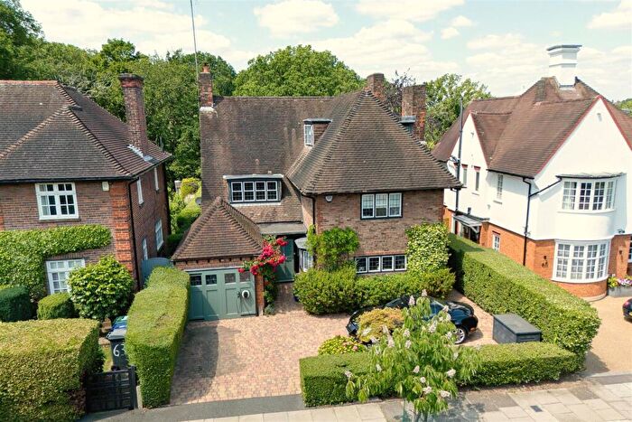 4 Bedroom Detached House For Sale In Northway, NW11