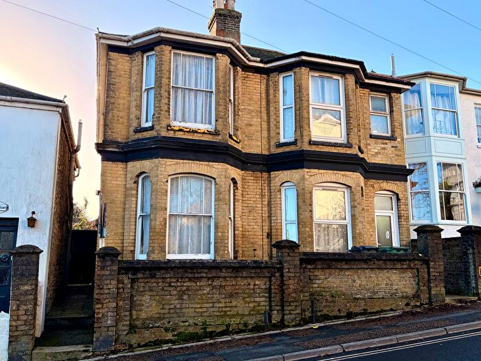 3 Bedroom Property To Rent In Park Road, Ryde, PO33