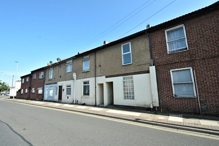 1 Bedroom Flat To Rent In Highland Road - Gold Sub, Southsea, Hampshire, PO4