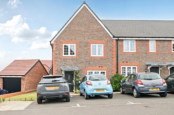3 Bedroom Terraced House For Sale In Mercian Road, Thame, OX9