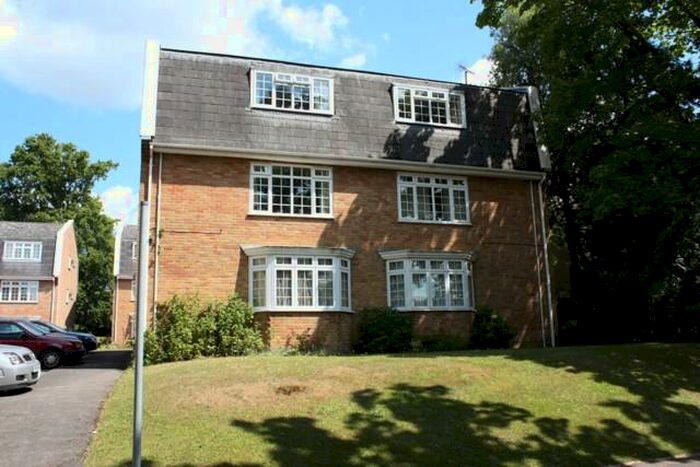 1 Bedroom Flat To Rent In The Birches, Woking, GU22