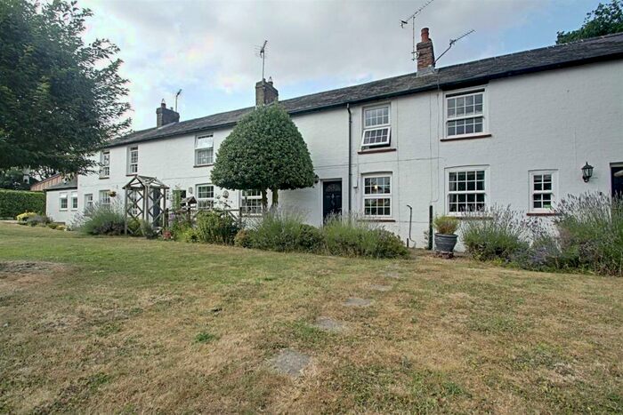 1 Bedroom Cottage To Rent In Bell Cottages, Dunstable Road, Studham, LU6