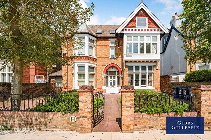 2 Bedroom Flat To Rent In Hamilton Road, London, W5