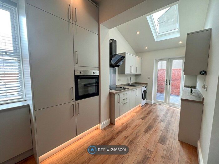 2 Bedroom Flat To Rent In Monmouth Street, Sheffield, S3