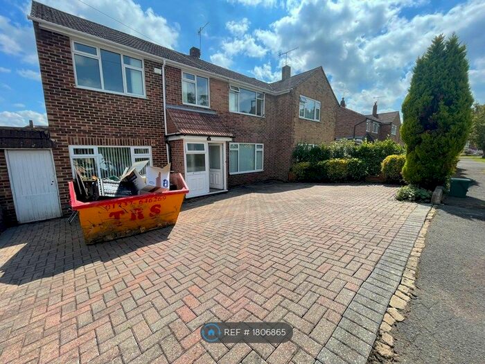 5 Bedroom Semi-Detached House To Rent In Westway Gardens, Redhill, RH1