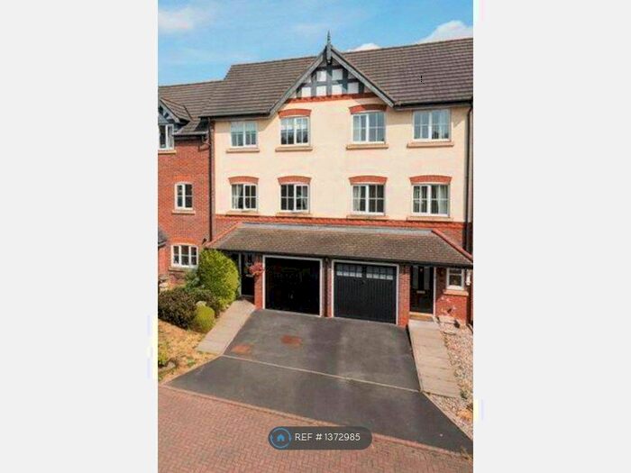 4 Bedroom Terraced House To Rent In Deane Court, Stapeley, Nantwich, CW5