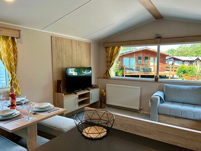 3 Bedroom Park Home For Sale In West Witton, Leyburn, DL8