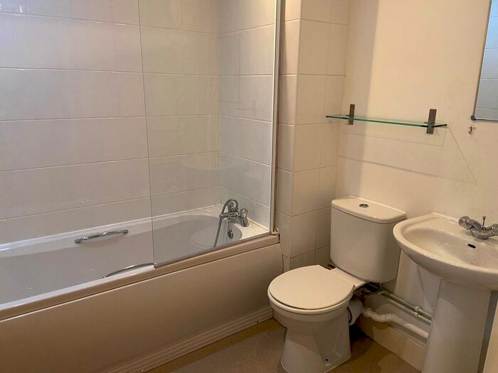 1 Bedroom Studio To Rent In Castle Street, Swansea, SA1