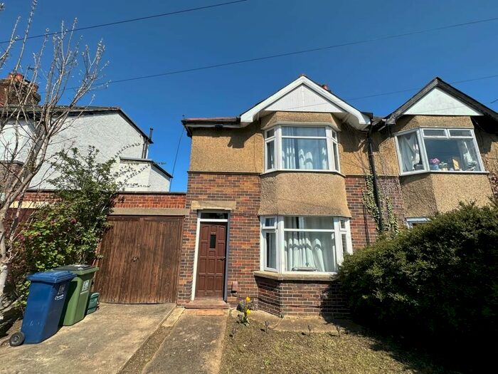3 Bedroom Semi-Detached House To Rent In Cricket Road, East Oxford, OX4