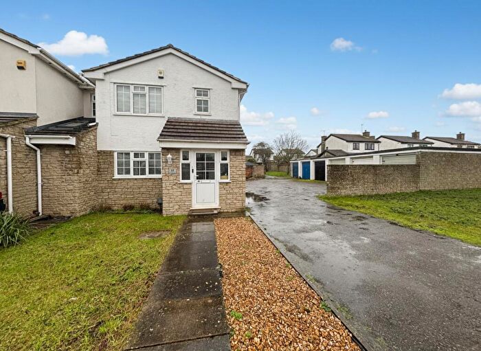 3 Bedroom End Of Terrace House To Rent In Court Meadow, Stone, GL13