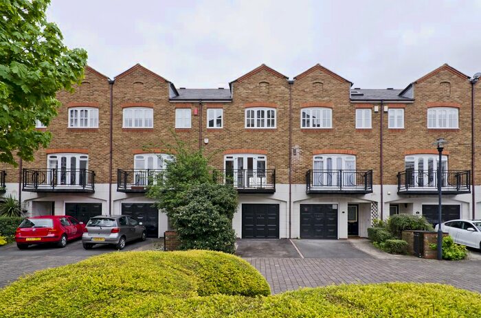 4 Bedroom Town House To Rent In Princes Riverside Road, London, SE16