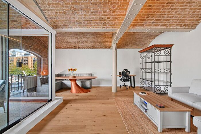 1 Bedroom Flat To Rent In Ivory House, East Smithfield, E1W