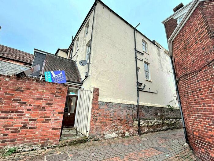 1 Bedroom Flat To Rent In High Street, Gosport, PO12