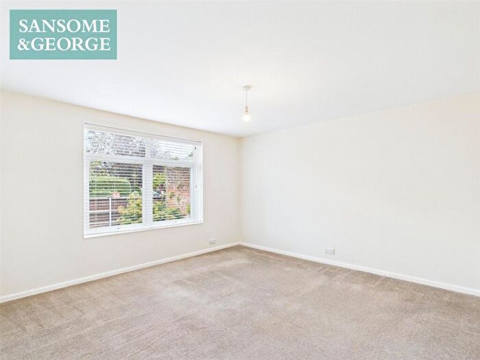 3 Bedroom Bungalow For Sale In Victoria Road, Mortimer Common, Reading, Berkshire, RG7