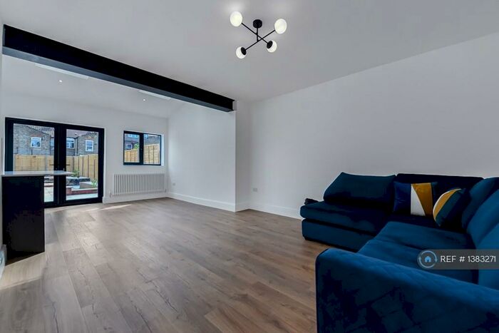 4 Bedroom Terraced House To Rent In Millfield Avenue, London, E17