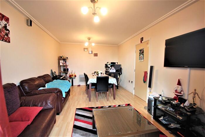 2 Bedroom Apartment To Rent In Woking, Surrey, GU22