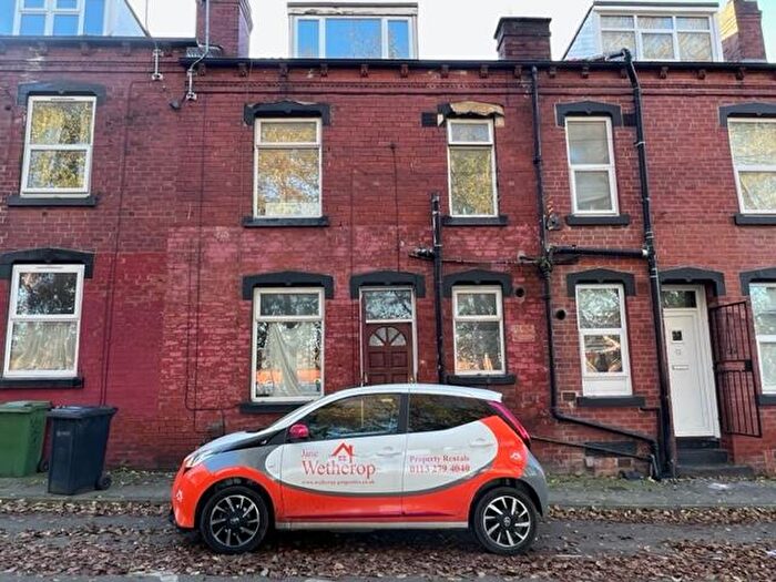 2 Bedroom Terraced House To Rent In Gledhow Terrace, Leeds, West Yorkshire, LS8