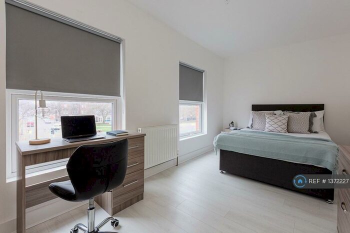 6 Bedroom Terraced House To Rent In Aigburth Road, Liverpool, L17