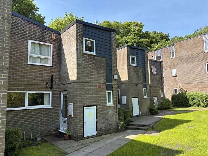 3 Bedroom Town House To Rent In Park Villas, Roundhay, Leeds, LS8