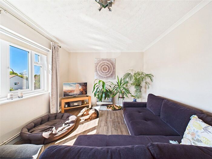 2 Bedroom Flat For Sale In Cutler Road, Bristol, BS13