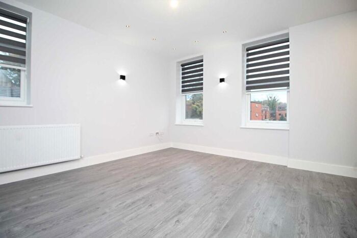2 Bedroom Apartment To Rent In Queens Road, Brentwood, CM14