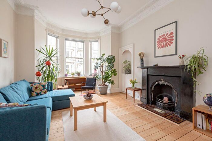 2 Bedroom Flat For Sale In / Polwarth Crescent, Edinburgh, EH11