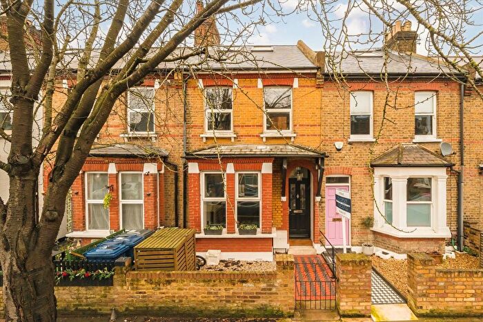 3 Bedroom Property For Sale In Felix Road, Ealing, W13