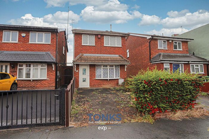 3 Bedroom Detached House For Sale In Masters Lane, Halesowen, B62