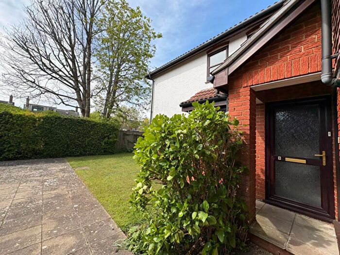 2 Bedroom Flat To Rent In St Johns, Wimborne, BH21