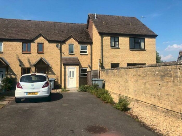 2 Bedroom Terraced House To Rent In Manor Road, Witney, OX28