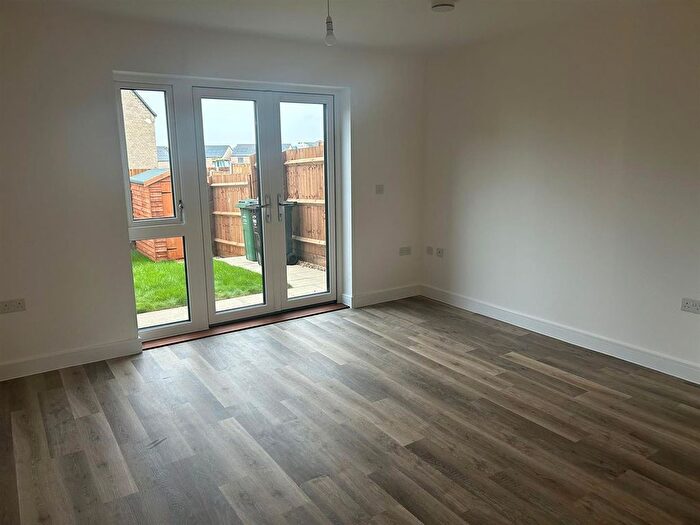 2 Bedroom End Of Terrace House To Rent In Scotney Drive, Dartford, DA9