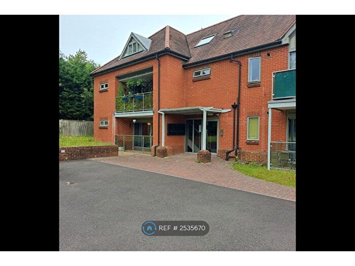 2 Bedroom Flat To Rent In Dorchester Court, Yeovil, BA20