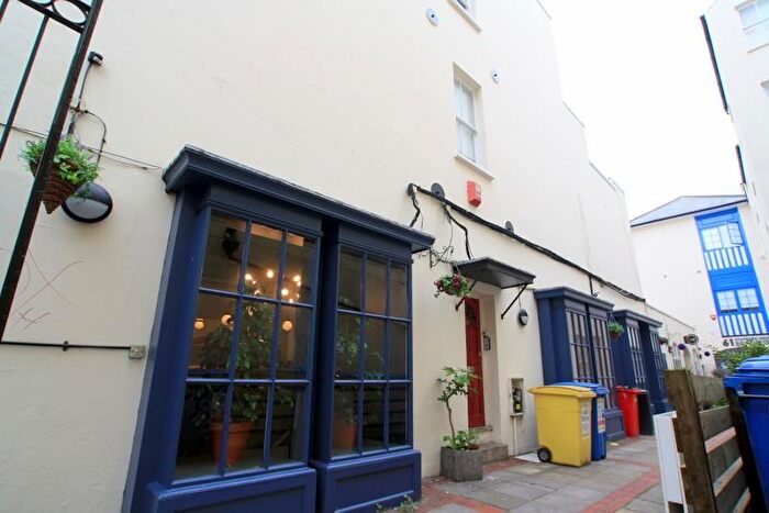 5 Bedroom Maisonette To Rent In Western Road, BN3