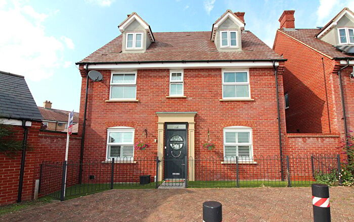 5 Bedroom Detached House For Sale In Buttercup Road, Stotfold, Hitchin, SG5