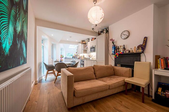 5 Bedroom Semi Detached House For Sale In Linden Road, Guildford, GU1