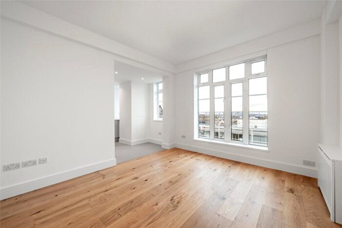 1 Bedroom Apartment To Rent In Grove End Gardens, Grove End Road, St John's Wood, London, NW8